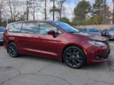 Thumbnail of 2019 Velvet Red Pearlcoat Chrysler Pacifica