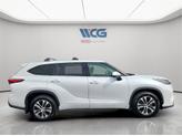 Thumbnail of 2022 White Toyota Highlander