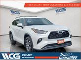 Photo of 2022 White Toyota Highlander