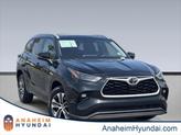Photo of 2022 Midnight Black Toyota Highlander
