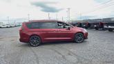 Thumbnail of 2019 RED Chrysler Pacifica