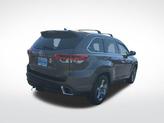 Thumbnail of 2018 Toasted Walnut Pearl Toyota Highlander