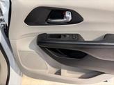 Thumbnail of 2020 Bright White Clearcoat Chrysler Pacifica