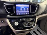 Thumbnail of 2020 Bright White Clearcoat Chrysler Pacifica