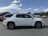 Thumbnail of 2022 Iridescent Pearl Tricoat Chevrolet Traverse