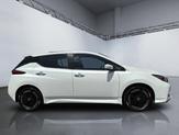 Thumbnail of 2025 Pearl White Tricoat Nissan Leaf