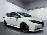 Thumbnail of 2025 Pearl White Tricoat Nissan Leaf