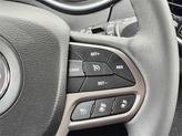 Thumbnail of 2022 Diamond Black Crystal Pearlcoat Jeep Cherokee