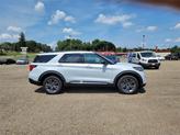 Thumbnail of 2025 Space White Metallic Ford Explorer