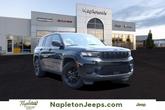 Photo of 2024 Diamond Black Crystal Pearlcoat Jeep Grand Cherokee