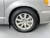 Thumbnail of 2015 Billet Silver Metallic Clearcoat Chrysler Town & Country