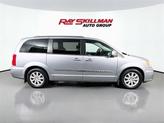 Thumbnail of 2015 Billet Silver Metallic Clearcoat Chrysler Town & Country