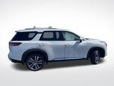 Thumbnail of 2025 Everest White Pearl Tricoat Nissan Pathfinder