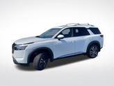 Thumbnail of 2025 Everest White Pearl Tricoat Nissan Pathfinder