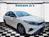 Photo of 2022 Snow White Pearl Kia Forte