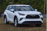 Thumbnail of 2023 Wind Chill Pearl Toyota Highlander
