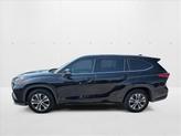 Thumbnail of 2022 Midnight Black Metallic Toyota Highlander