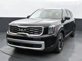 Thumbnail of 2025 Ebony Black Kia Telluride