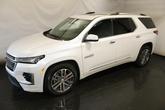 Thumbnail of 2022 Iridescent Pearl Tricoat Chevrolet Traverse