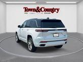 Thumbnail of 2022 Bright White Clearcoat Jeep Grand Cherokee