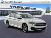 Photo of 2023 Opal White Pearl Effect Volkswagen Jetta