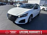Photo of 2025 Glacier White Nissan Altima