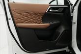Thumbnail of 2025 White Diamond With Black Roof Mitsubishi Outlander