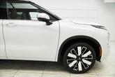 Thumbnail of 2025 White Diamond With Black Roof Mitsubishi Outlander