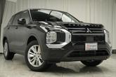 Photo of 2025 Labrador Black Pearl Mitsubishi Outlander