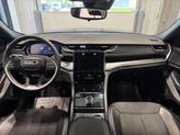 Thumbnail of 2024 Diamond Black Crystal Pearlcoat Jeep Grand Cherokee L