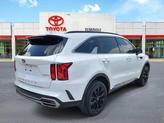 Thumbnail of 2021 Glacial White Pearl Kia Sorento