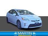 Photo of 2013 Super White Toyota Prius
