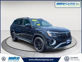 Photo of 2025 Deep Black Pearl Volkswagen Atlas