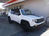 Photo of 2017 White Jeep Renegade