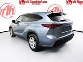 Thumbnail of 2022 Moon Dust Toyota Highlander