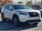 Thumbnail of 2025 Brilliant Silver Metallic Nissan Pathfinder