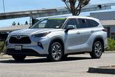 Thumbnail of 2023 Celestial Silver Metallic Toyota Highlander