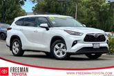 Photo of 2023 Wind Chill Pearl Toyota Highlander