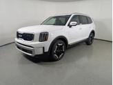 Thumbnail of 2025 Glacial White Pearl Kia Telluride