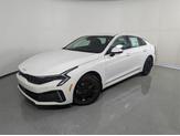 Thumbnail of 2025 Snow White Pearl Kia K5