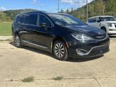 Photo of 2020 Brilliant Black Crystal Pearlcoat Chrysler Pacifica