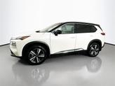 Thumbnail of 2021 White / Black Nissan Rogue