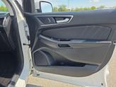 Thumbnail of 2018 White Platinum Metallic Tri-Coat Ford Edge