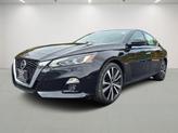 Photo of 2021 Black Nissan Altima