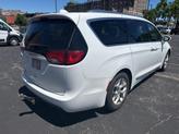 Thumbnail of 2018 Bright White Clearcoat Chrysler Pacifica