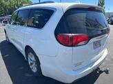 Thumbnail of 2018 Bright White Clearcoat Chrysler Pacifica