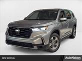 Photo of 2025 Lunar Silver Metallic Honda Pilot