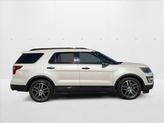 Thumbnail of 2017 White Platinum Metallic Tri-Coat Ford Explorer