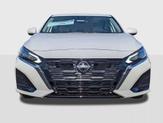 Thumbnail of 2025 Pearl White Tricoat Nissan Altima