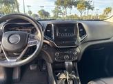 Thumbnail of 2019 Bright White Clearcoat Jeep Cherokee